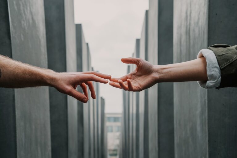 Photo Helping hands