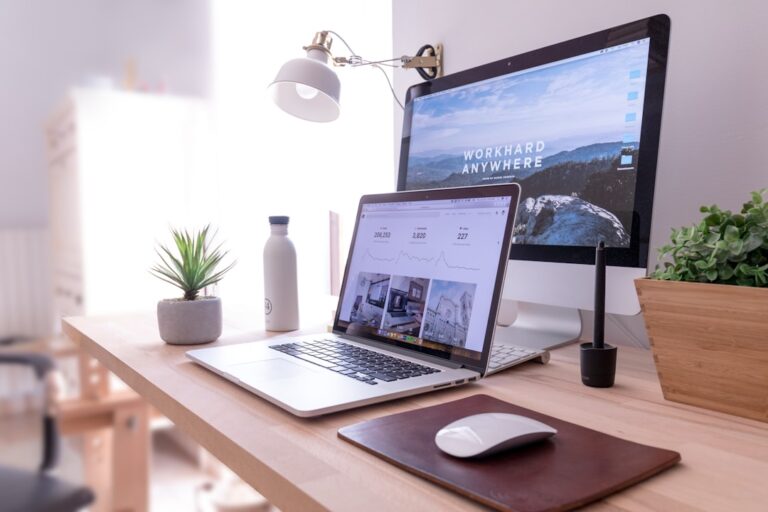 Photo Organized desk