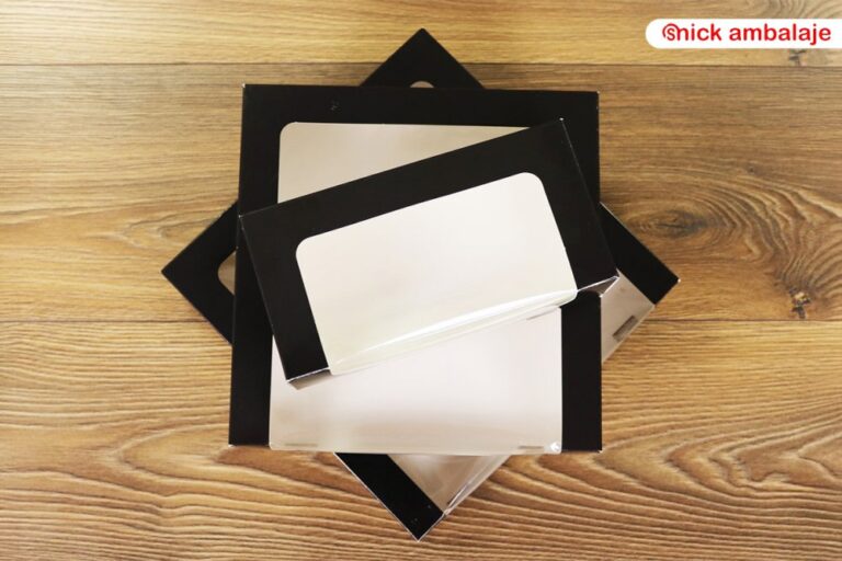 cutii-prajituri-cu-fereastra